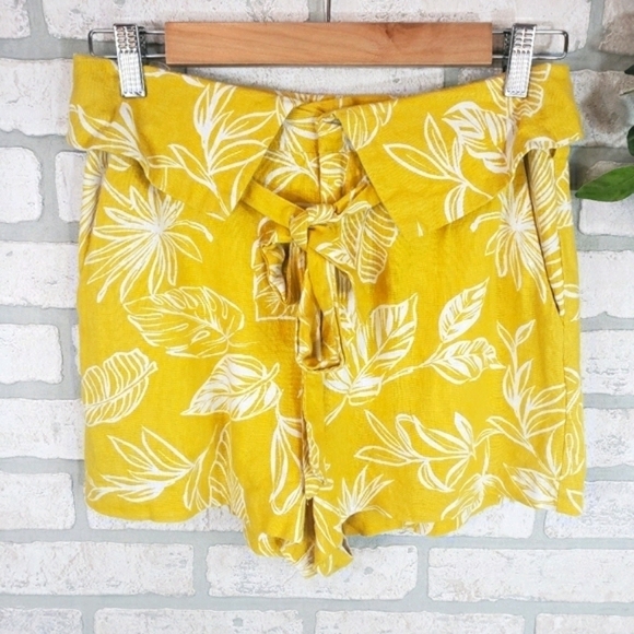Forever 21 Pants - FOREVER 21 High-Rise Shorts Size S